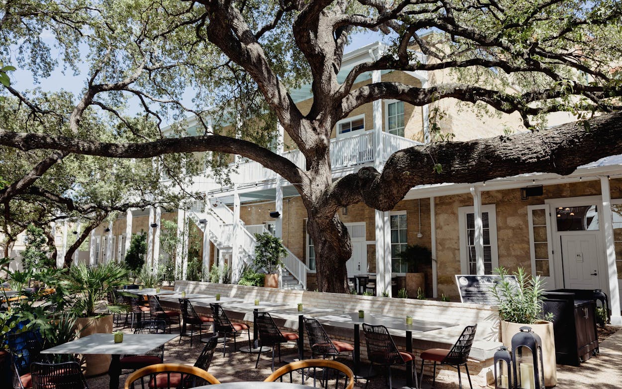 Courtyard San Antonio Kimpton Hotel